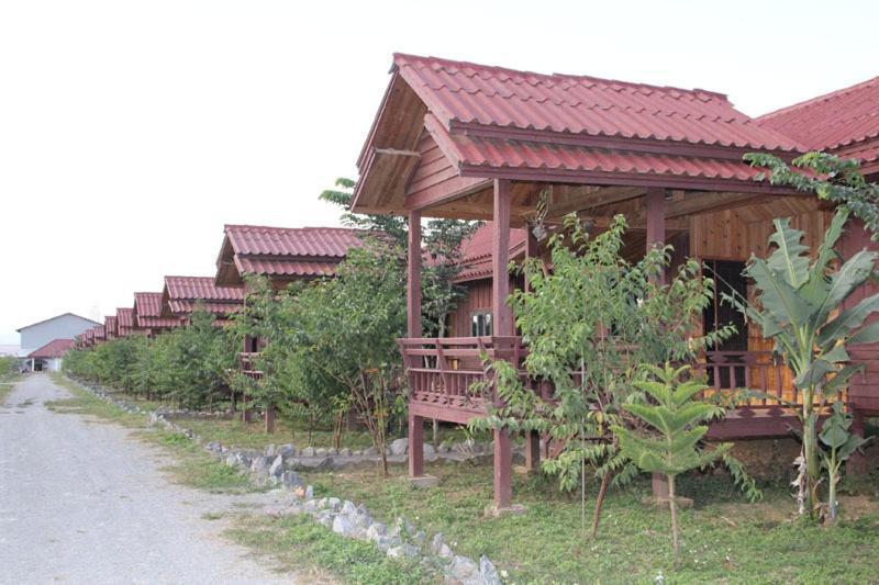 Phoukham Garden Hotel&Resort Xieng Khuang מראה חיצוני תמונה